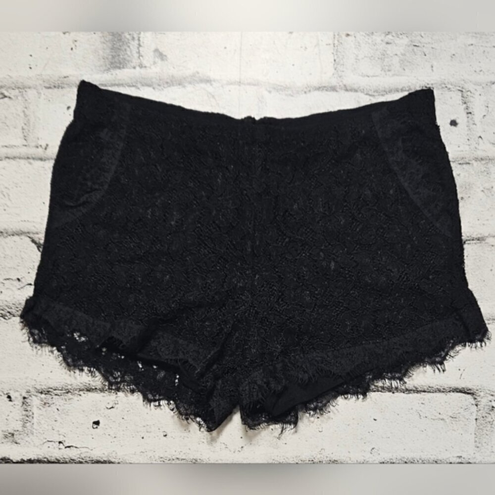 Wilfred Lace Shorts Black High Rise Feminine Chic Aritzia Size 6